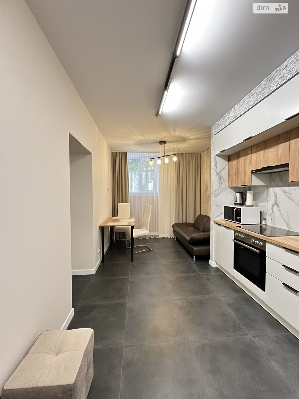 однокімнатна квартира в Львові, район Центр, на вул. Княжа 2 в довготривалу оренду помісячно фото 1 однокімнатна квартира в Львові, район Центр, на вул. Княжа 2 в довготривалу оренду помісячно фото 1