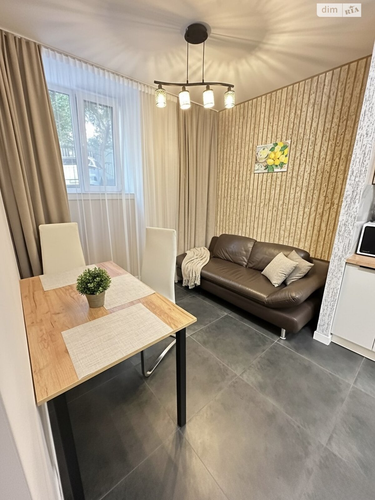 однокімнатна квартира в Львові, район Центр, на вул. Княжа 2 в довготривалу оренду помісячно фото 1 однокімнатна квартира в Львові, район Центр, на вул. Княжа 2 в довготривалу оренду помісячно фото 1