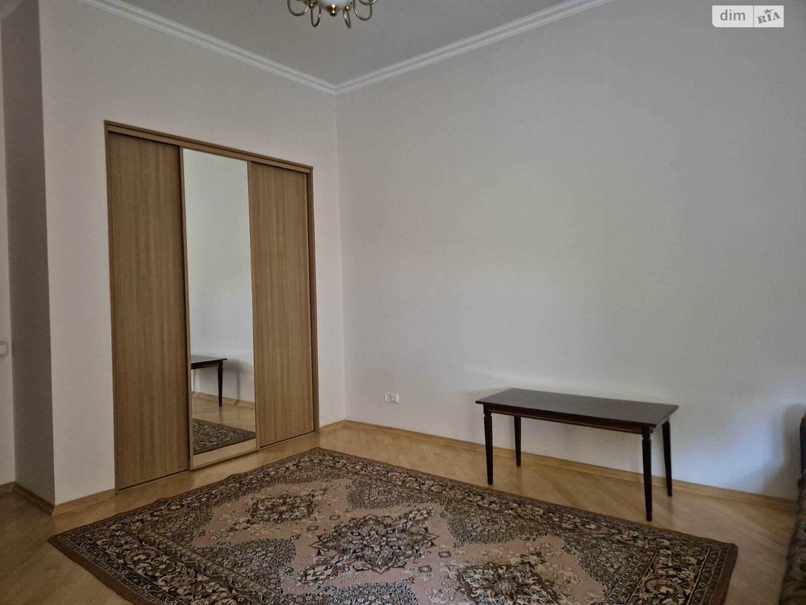 трикімнатна квартира в Львові, район Центр, на вул. Коцюбинського 6, кв. 8 в довготривалу оренду помісячно фото 1 трикімнатна квартира в Львові, район Центр, на вул. Коцюбинського 6, кв. 8 в довготривалу оренду помісячно фото 1