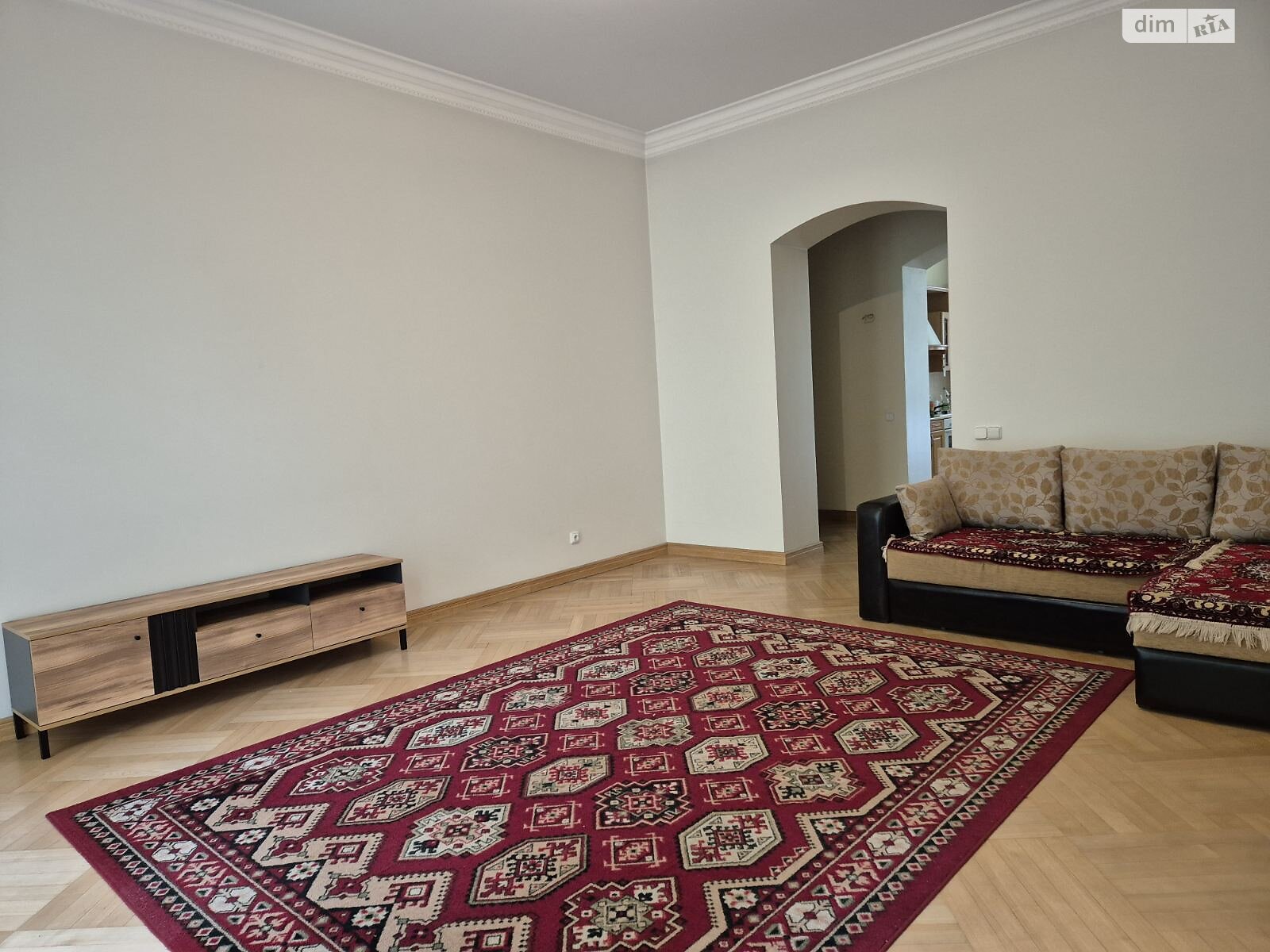 трикімнатна квартира в Львові, район Центр, на вул. Коцюбинського 6, кв. 8 в довготривалу оренду помісячно фото 1 трикімнатна квартира в Львові, район Центр, на вул. Коцюбинського 6, кв. 8 в довготривалу оренду помісячно фото 1