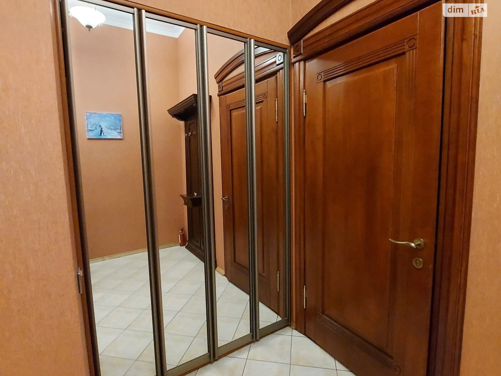 трикімнатна квартира в Львові, район Центр, на вул. Крушельницької Соломії 19 в довготривалу оренду помісячно фото 1