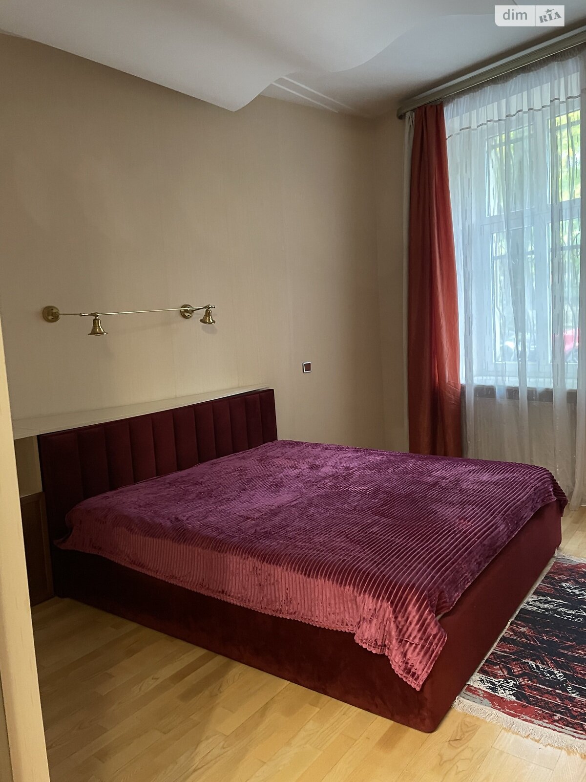 трикімнатна квартира в Львові, район Центр, на вул. Крушельницької Соломії 19 в довготривалу оренду помісячно фото 1