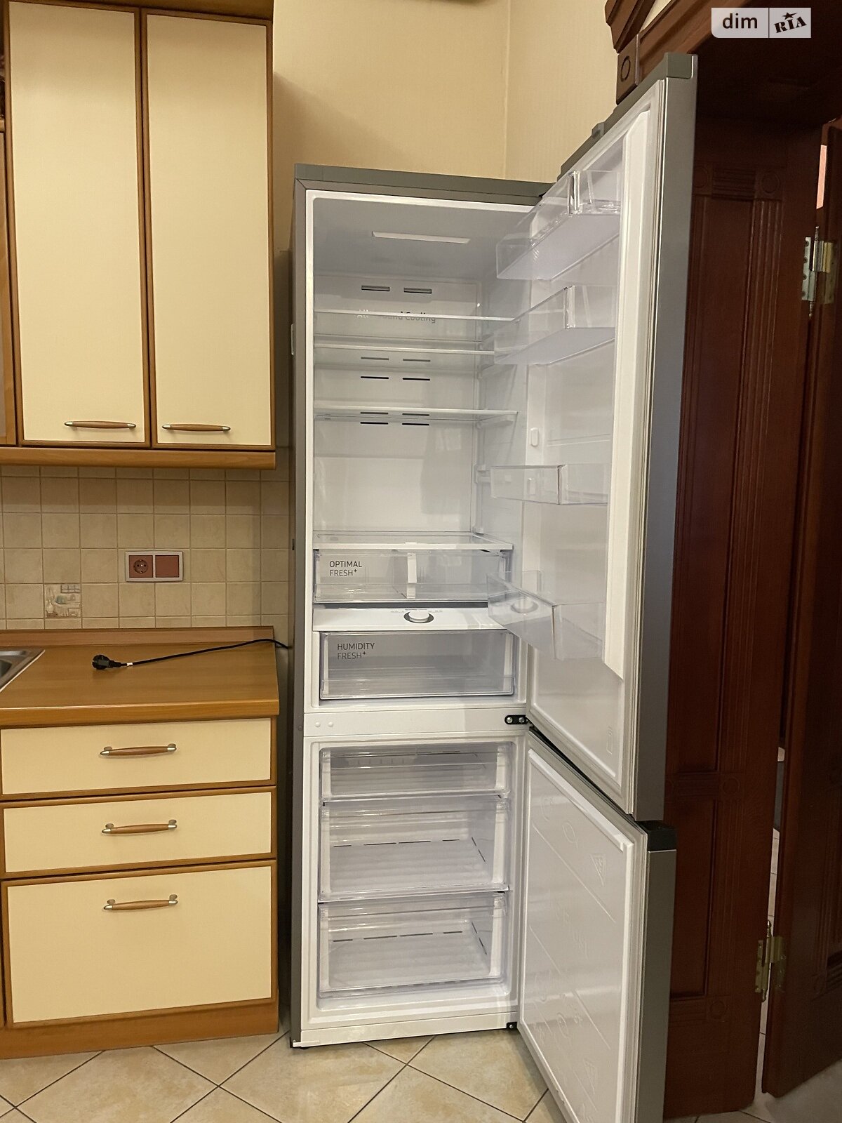 трикімнатна квартира в Львові, район Центр, на вул. Крушельницької Соломії 19 в довготривалу оренду помісячно фото 1