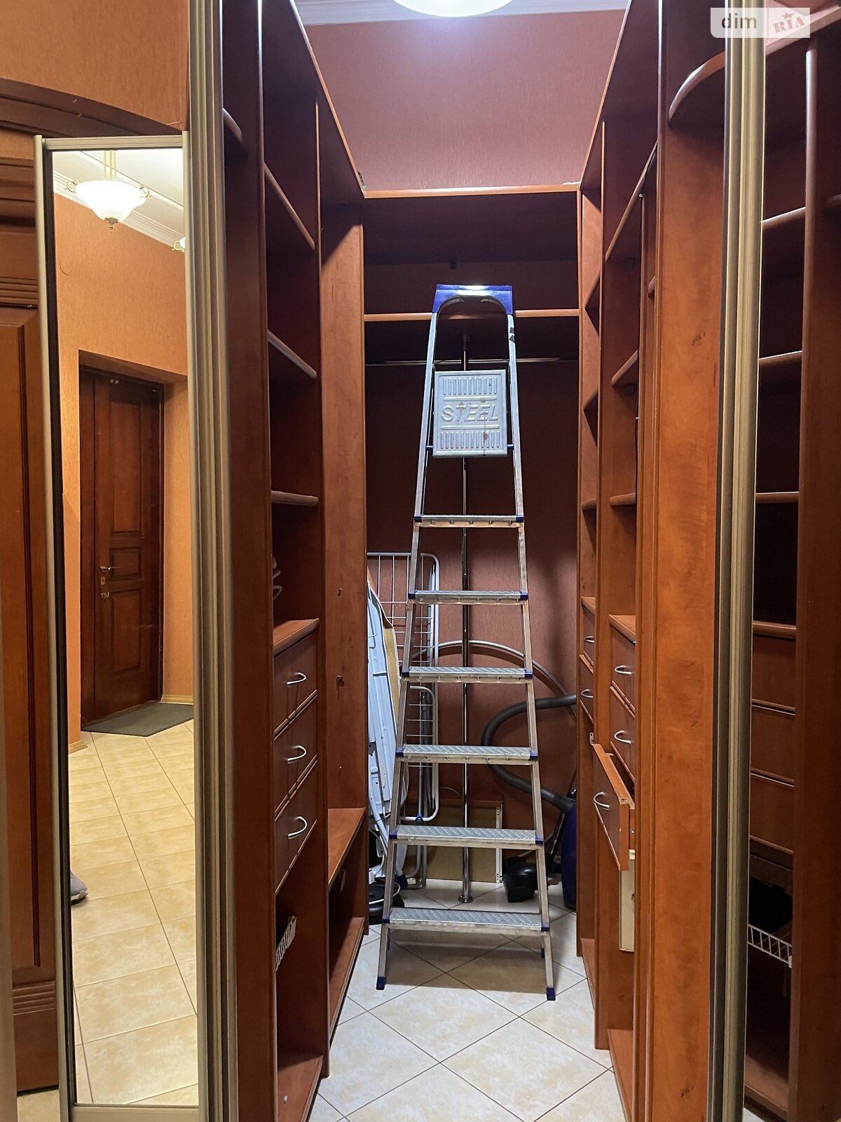 трикімнатна квартира в Львові, район Центр, на вул. Крушельницької Соломії 19 в довготривалу оренду помісячно фото 1