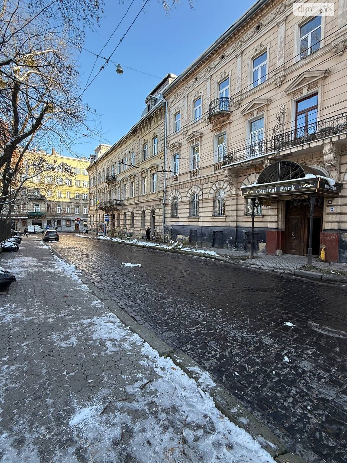 четырехкомнатная квартира в Львове, район Центр, на ул. Крушельницкой Соломии в аренду на долгий срок помесячно фото 1 четырехкомнатная квартира в Львове, район Центр, на ул. Крушельницкой Соломии в аренду на долгий срок помесячно фото 1