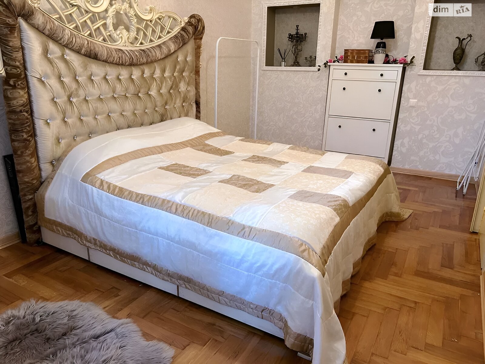 трехкомнатная квартира в Львове, район Центр, на ул. Николая Гоголя в аренду на долгий срок помесячно фото 1 трехкомнатная квартира в Львове, район Центр, на ул. Николая Гоголя в аренду на долгий срок помесячно фото 1