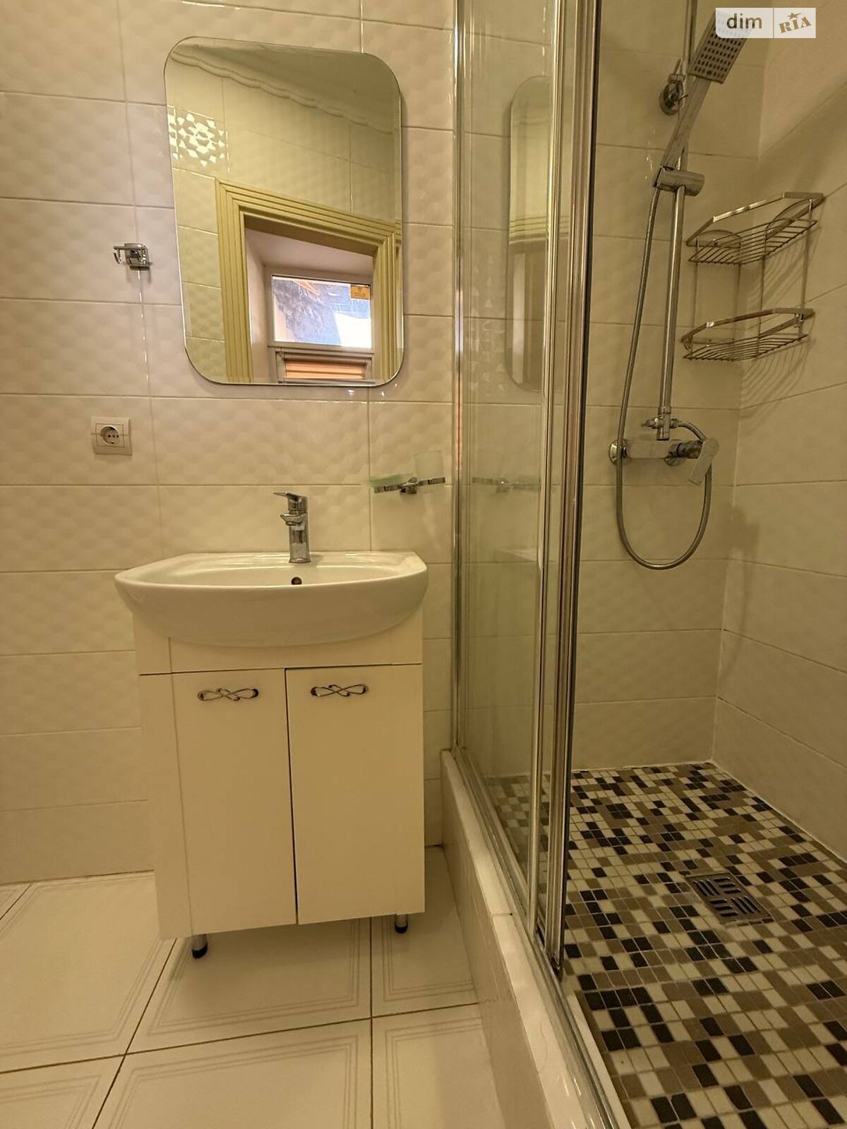 трехкомнатная квартира в Львове, район Центр, на ул. Николая Коперника в аренду на долгий срок помесячно фото 1 трехкомнатная квартира в Львове, район Центр, на ул. Николая Коперника в аренду на долгий срок помесячно фото 1