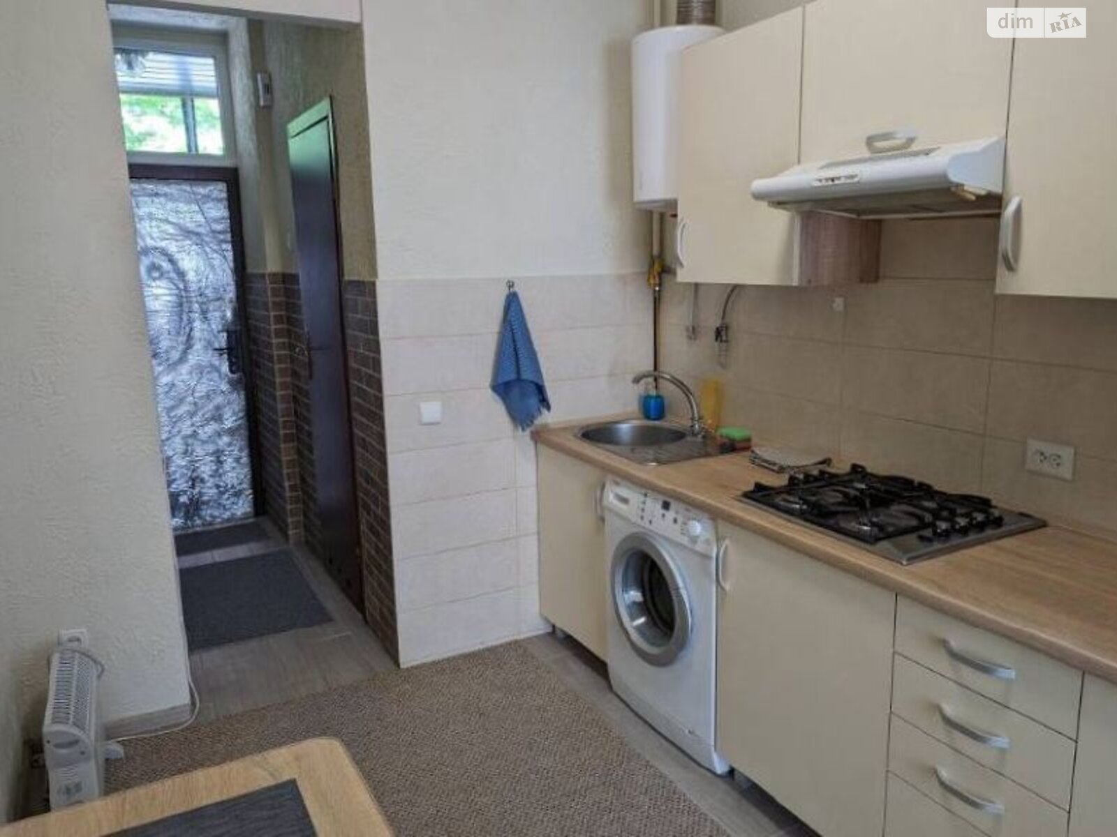 однокомнатная квартира в Львове, район Центр, на ул. Под Дубом в аренду на долгий срок помесячно фото 1 однокомнатная квартира в Львове, район Центр, на ул. Под Дубом в аренду на долгий срок помесячно фото 1