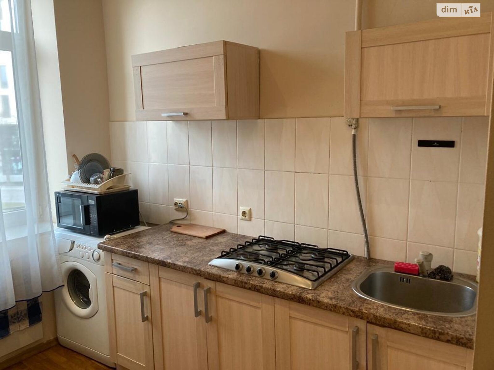 однокомнатная квартира в Львове, район Центр, на ул. Родниковая в аренду на долгий срок помесячно фото 1 однокомнатная квартира в Львове, район Центр, на ул. Родниковая в аренду на долгий срок помесячно фото 1