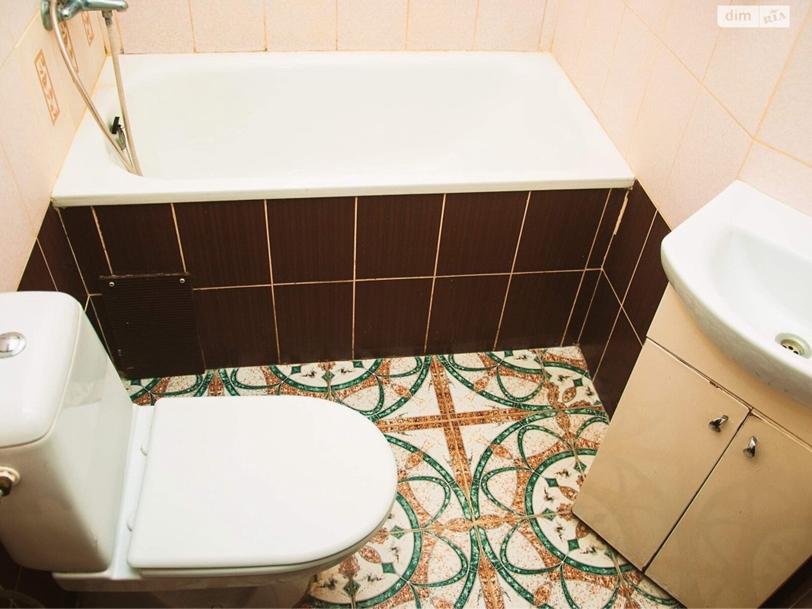 однокомнатная квартира в Львове, район Центр, на ул. Руставели Шота 16, кв. 11 в аренду на долгий срок помесячно фото 1 однокомнатная квартира в Львове, район Центр, на ул. Руставели Шота 16, кв. 11 в аренду на долгий срок помесячно фото 1