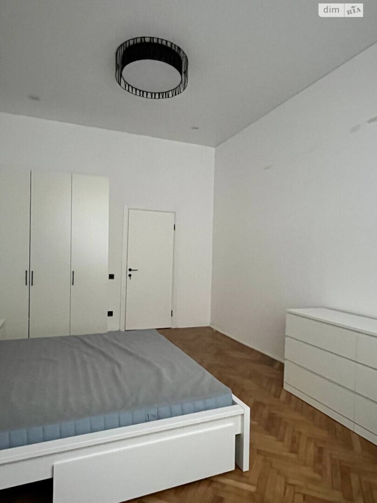 двухкомнатная квартира в Львове, район Центр, на ул. Шептицких 10 в аренду на долгий срок помесячно фото 1 двухкомнатная квартира в Львове, район Центр, на ул. Шептицких 10 в аренду на долгий срок помесячно фото 1