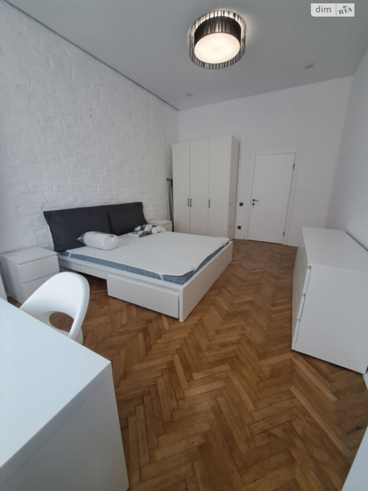 двухкомнатная квартира в Львове, район Центр, на ул. Шептицких 10 в аренду на долгий срок помесячно фото 1 двухкомнатная квартира в Львове, район Центр, на ул. Шептицких 10 в аренду на долгий срок помесячно фото 1