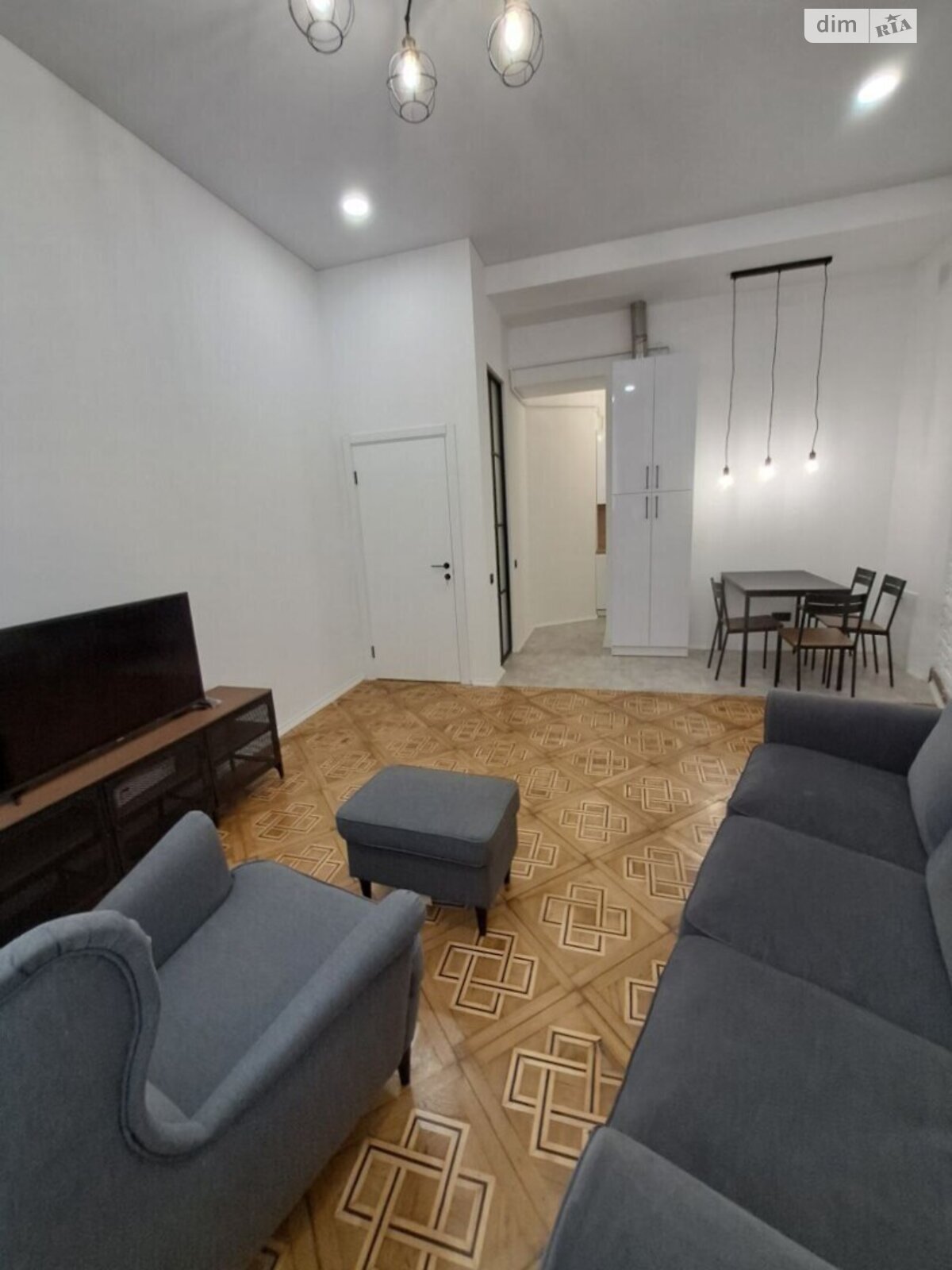 двухкомнатная квартира в Львове, район Центр, на ул. Шептицких 10 в аренду на долгий срок помесячно фото 1 двухкомнатная квартира в Львове, район Центр, на ул. Шептицких 10 в аренду на долгий срок помесячно фото 1