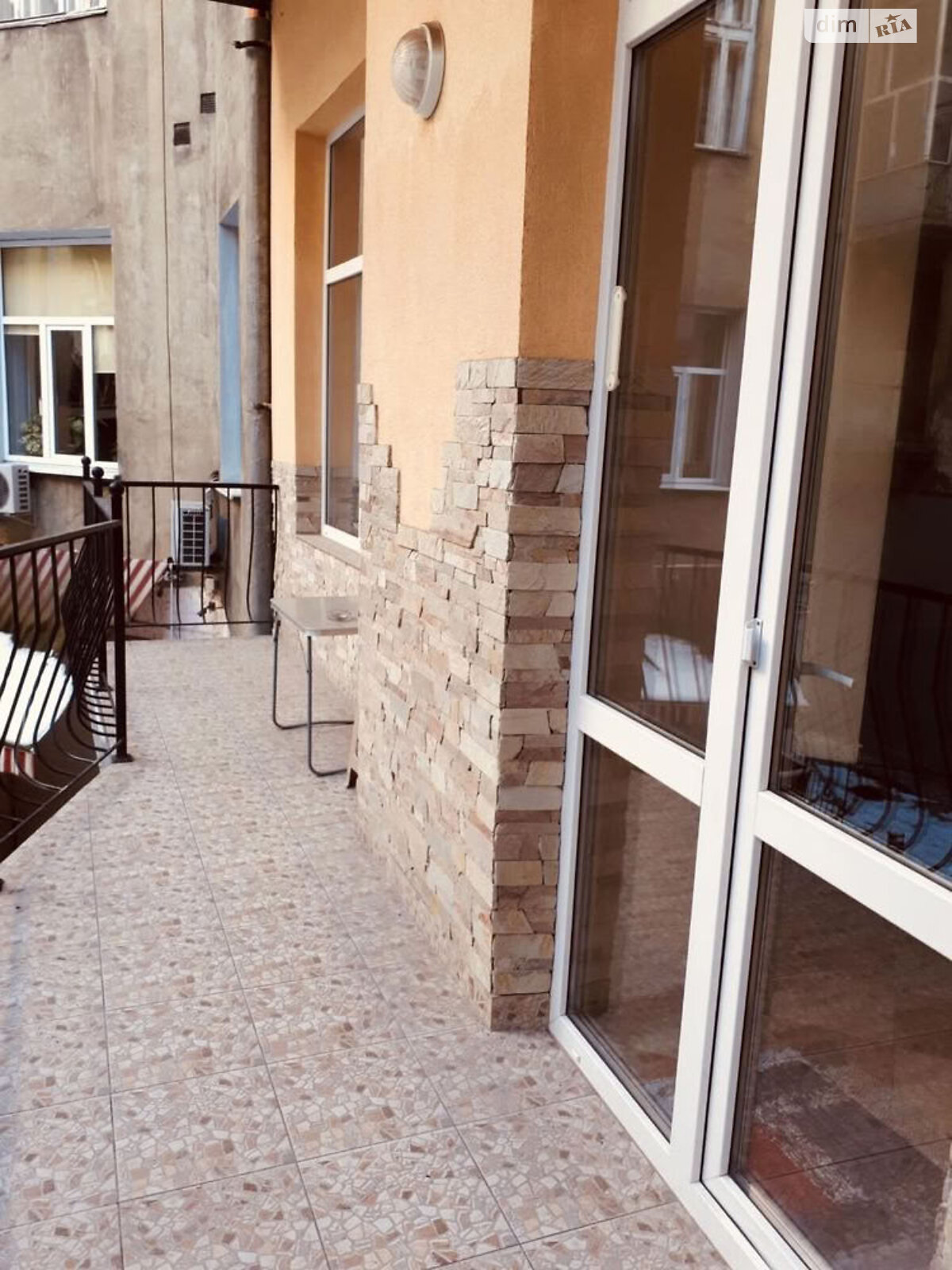 однокімнатна квартира в Львові, район Центр, на просп. Шевченка 34 в довготривалу оренду помісячно фото 1 однокімнатна квартира в Львові, район Центр, на просп. Шевченка 34 в довготривалу оренду помісячно фото 1