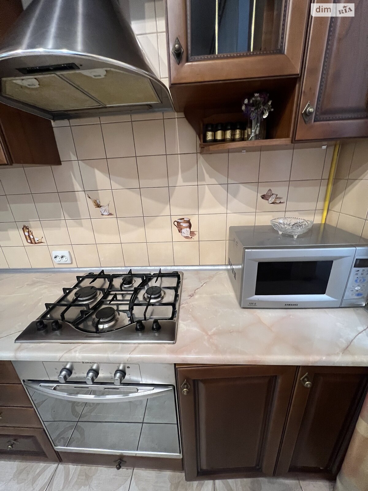 трехкомнатная квартира в Львове, район Центр, на просп. Шевченко в аренду на долгий срок помесячно фото 1 трехкомнатная квартира в Львове, район Центр, на просп. Шевченко в аренду на долгий срок помесячно фото 1