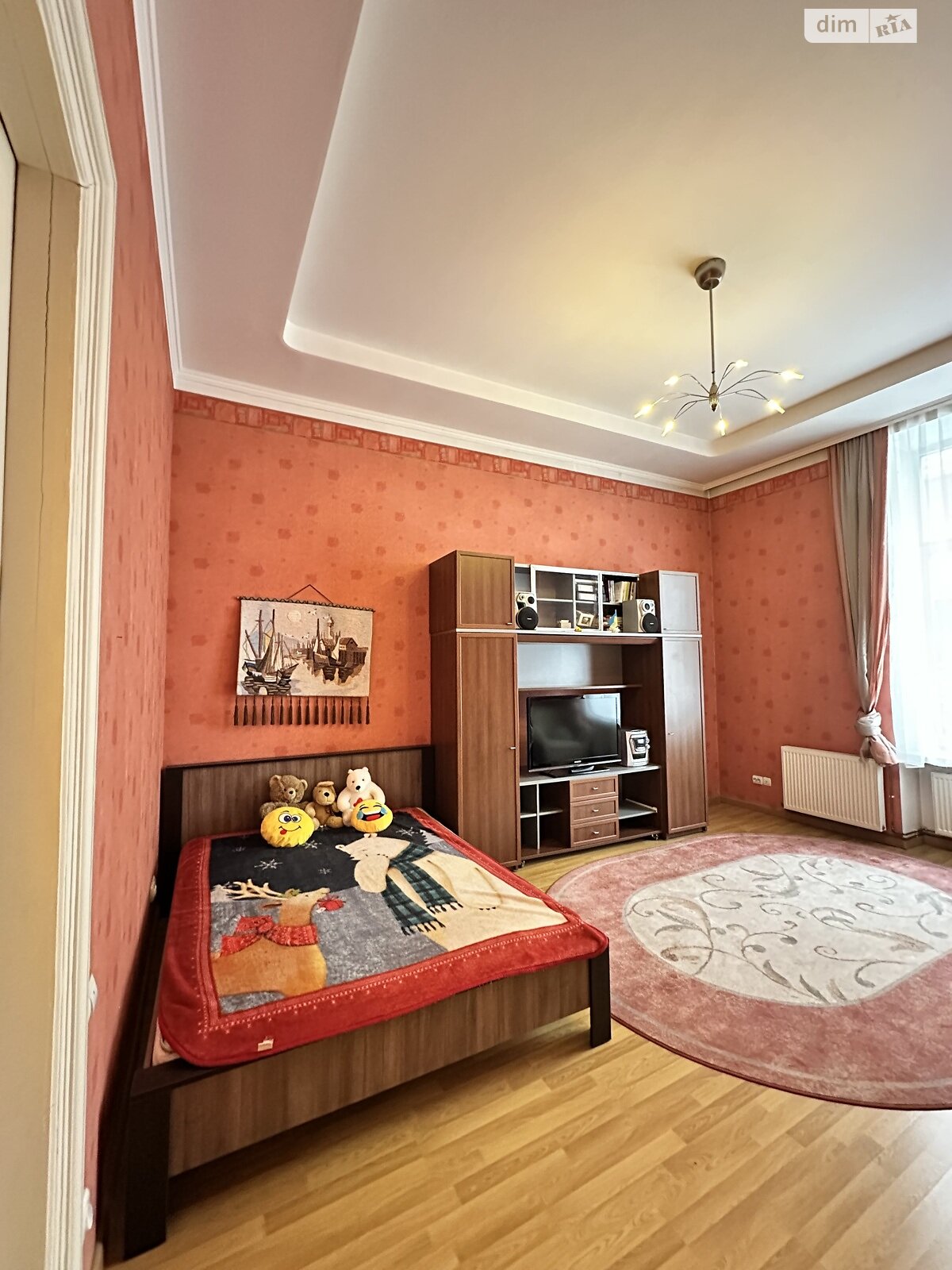 трехкомнатная квартира в Львове, район Центр, на просп. Шевченко в аренду на долгий срок помесячно фото 1 трехкомнатная квартира в Львове, район Центр, на просп. Шевченко в аренду на долгий срок помесячно фото 1