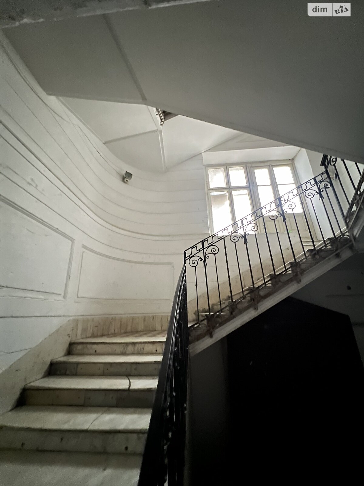 трехкомнатная квартира в Львове, район Центр, на просп. Шевченко в аренду на долгий срок помесячно фото 1 трехкомнатная квартира в Львове, район Центр, на просп. Шевченко в аренду на долгий срок помесячно фото 1