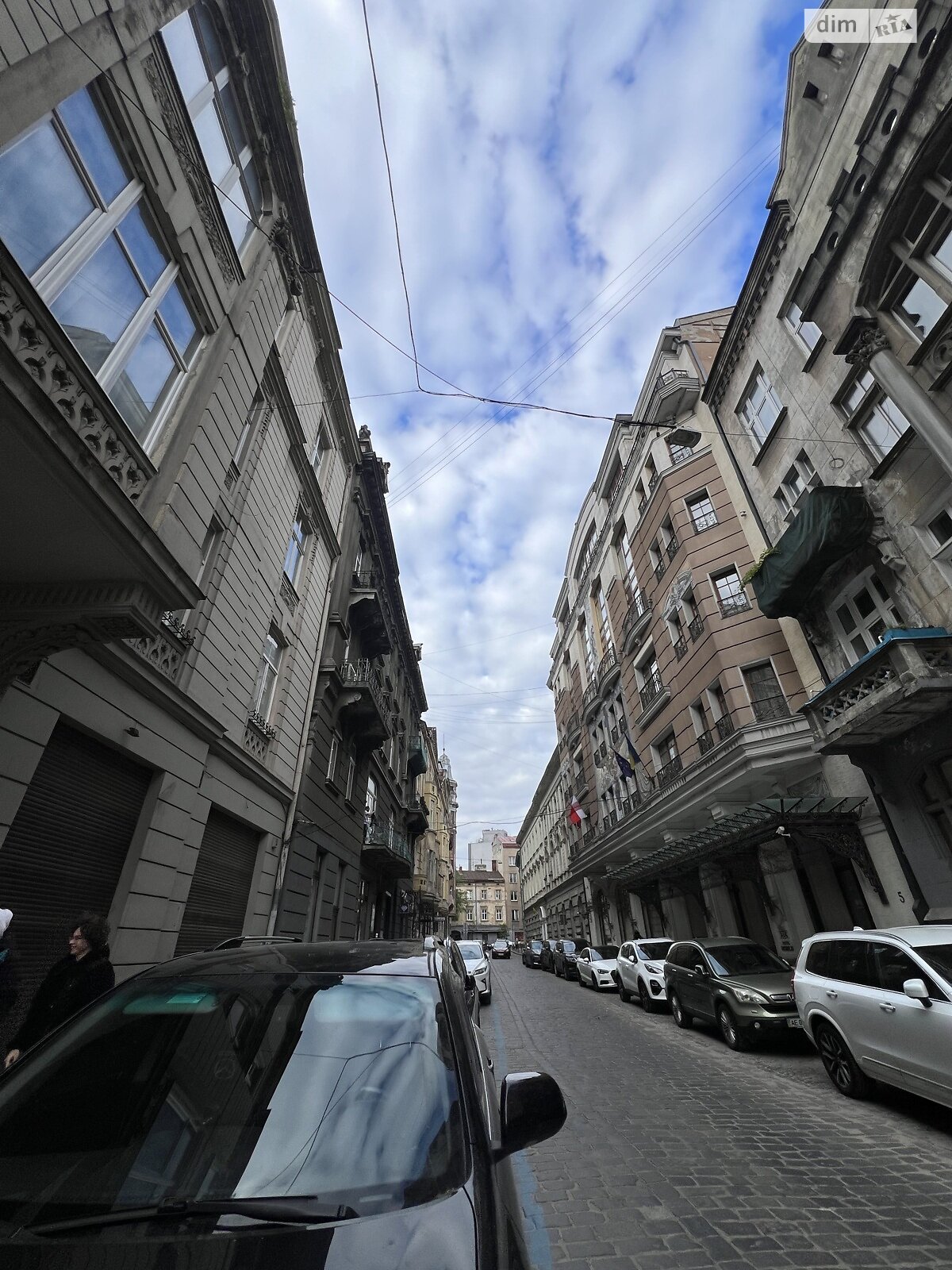 трехкомнатная квартира в Львове, район Центр, на просп. Шевченко в аренду на долгий срок помесячно фото 1 трехкомнатная квартира в Львове, район Центр, на просп. Шевченко в аренду на долгий срок помесячно фото 1