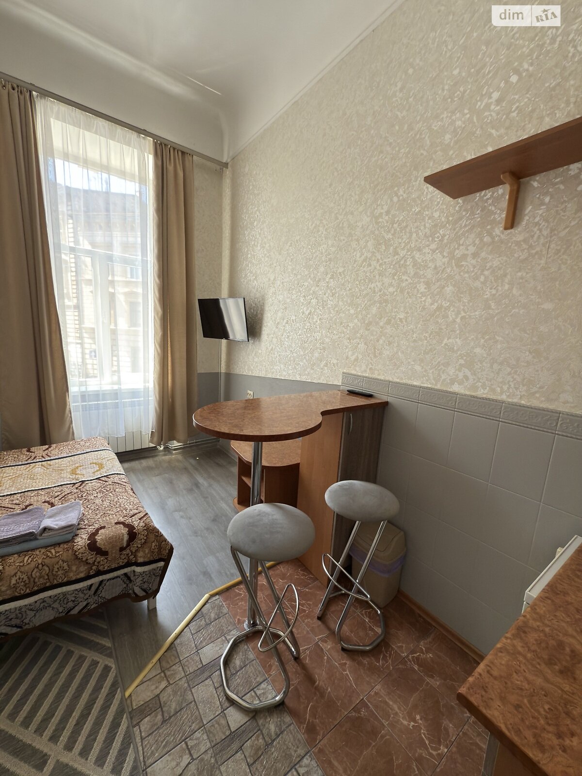 однокомнатная квартира с ремонтом в Львове, район Центр, на просп. Шевченко в аренду на долгий срок помесячно фото 1 однокомнатная квартира с ремонтом в Львове, район Центр, на просп. Шевченко в аренду на долгий срок помесячно фото 1