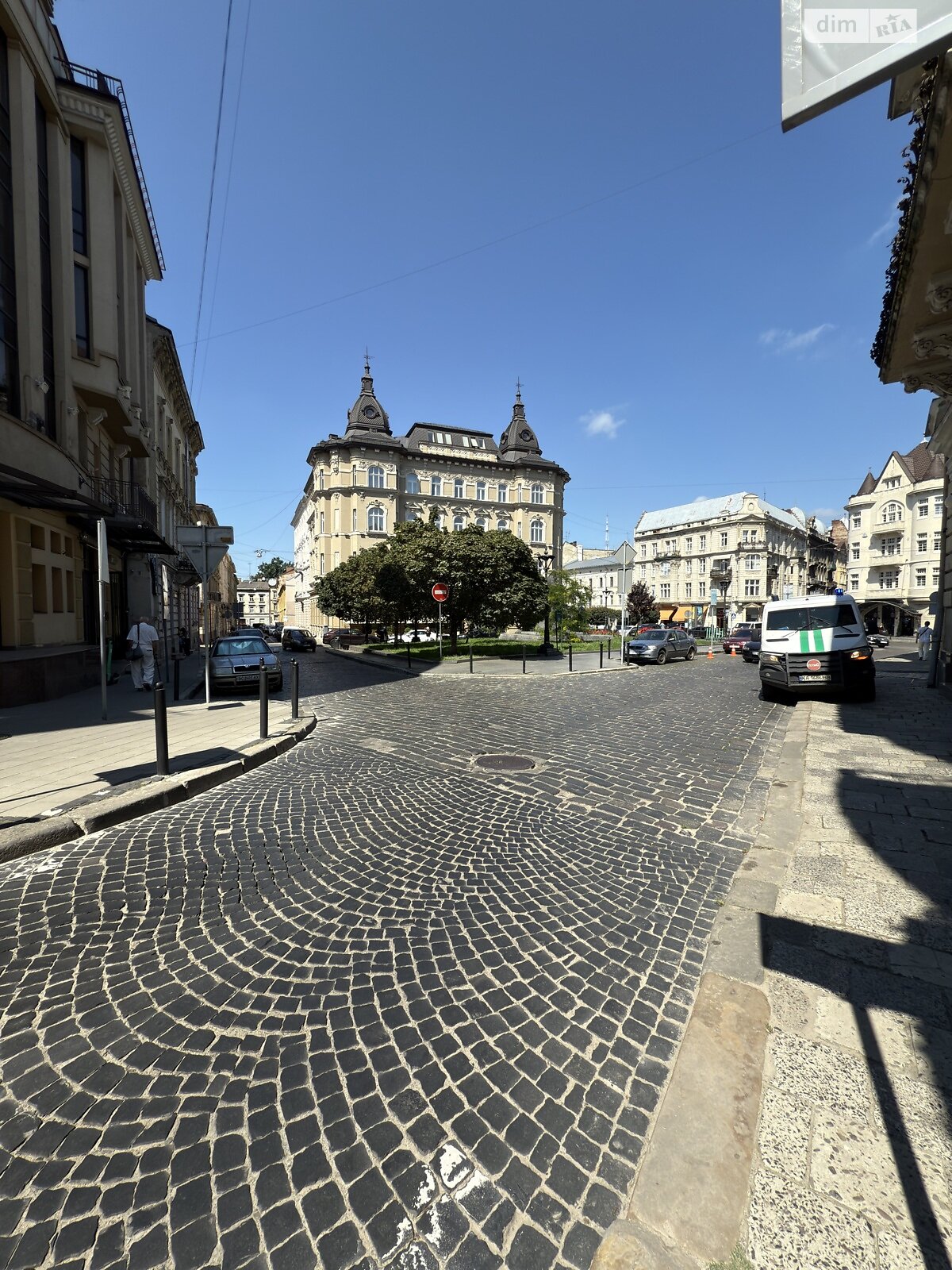 однокомнатная квартира с ремонтом в Львове, район Центр, на просп. Шевченко в аренду на долгий срок помесячно фото 1 однокомнатная квартира с ремонтом в Львове, район Центр, на просп. Шевченко в аренду на долгий срок помесячно фото 1