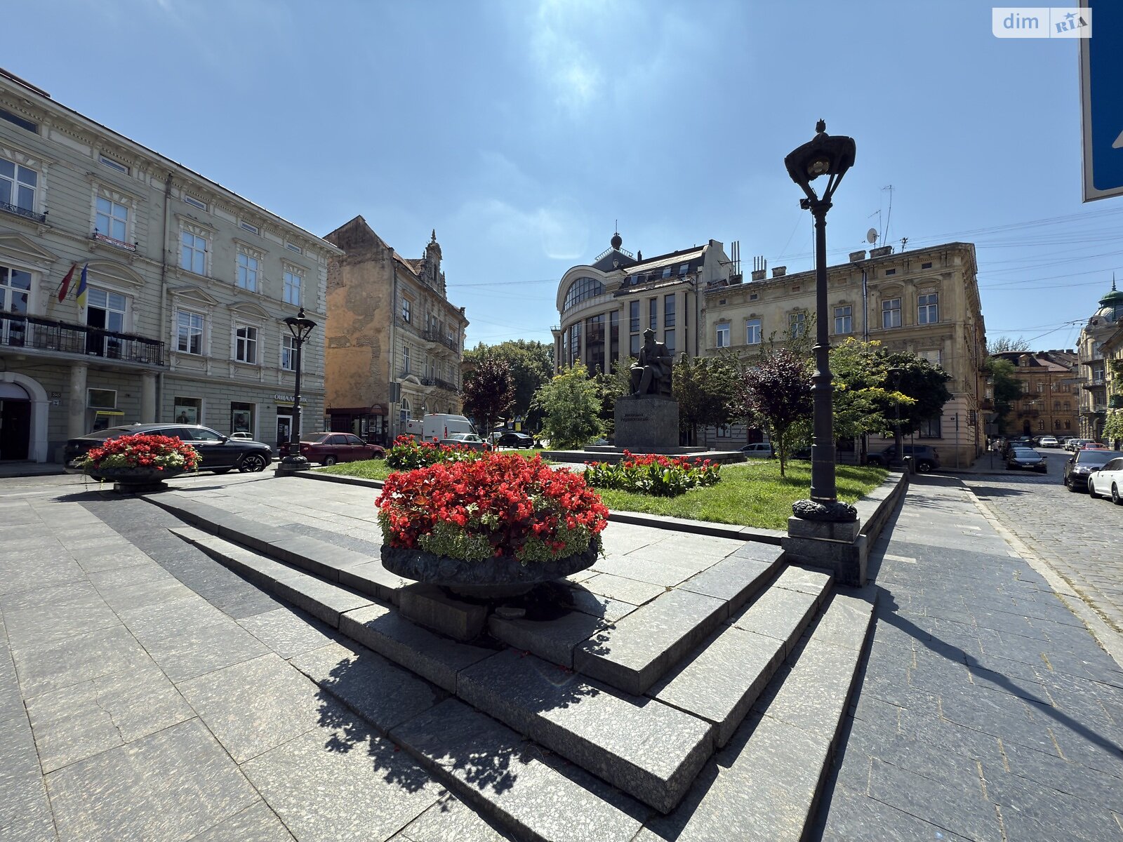 однокомнатная квартира с ремонтом в Львове, район Центр, на просп. Шевченко в аренду на долгий срок помесячно фото 1 однокомнатная квартира с ремонтом в Львове, район Центр, на просп. Шевченко в аренду на долгий срок помесячно фото 1