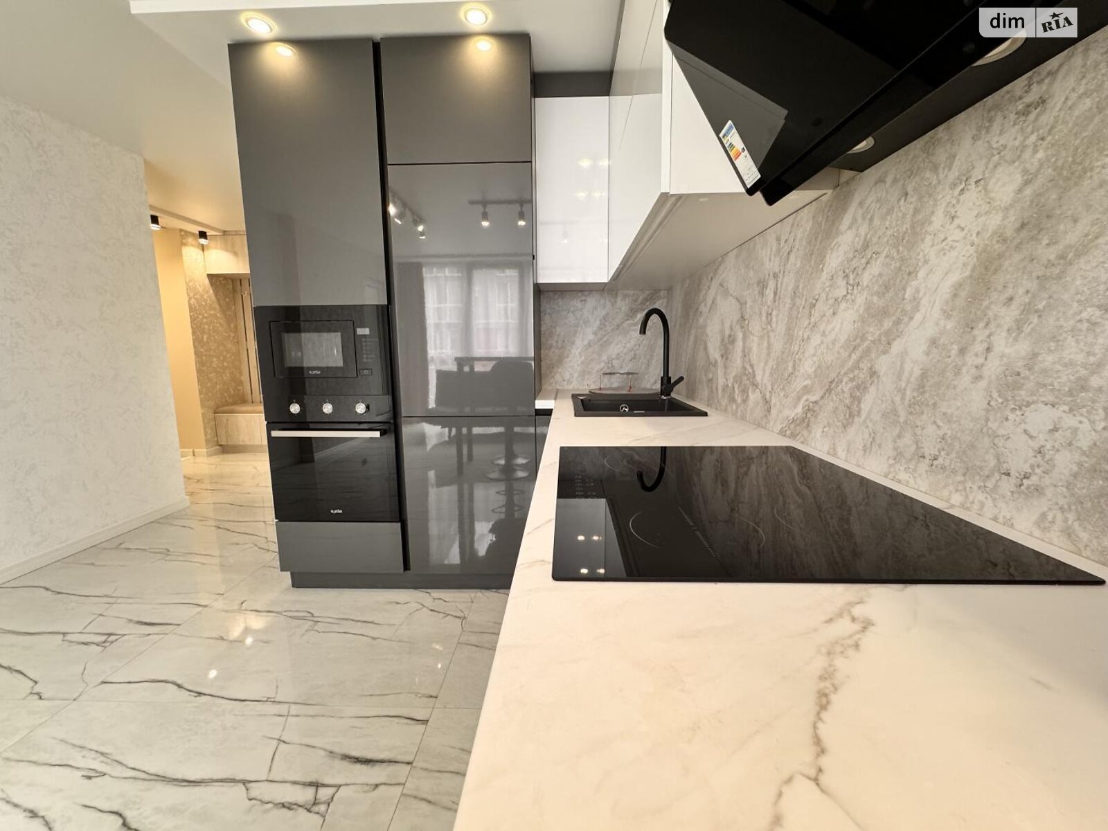 однокомнатная квартира с ремонтом в Львове, район Центр, на просп. Шевченко, кв. 44 в аренду на долгий срок помесячно фото 1 однокомнатная квартира с ремонтом в Львове, район Центр, на просп. Шевченко, кв. 44 в аренду на долгий срок помесячно фото 1