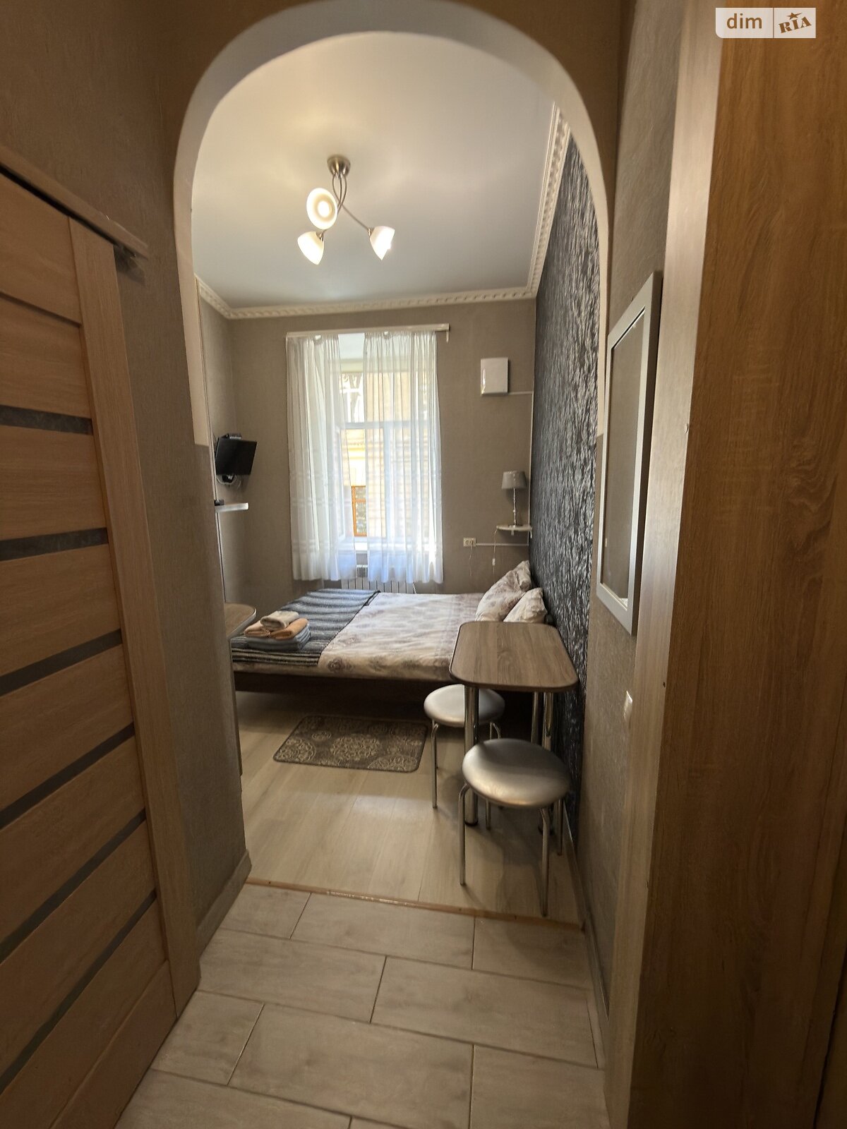 однокімнатна квартира з ремонтом в Львові, район Центр, на вул. Шопена в довготривалу оренду помісячно фото 1