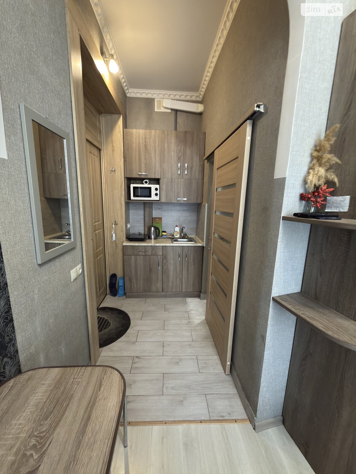 однокімнатна квартира з ремонтом в Львові, район Центр, на вул. Шопена в довготривалу оренду помісячно фото 1