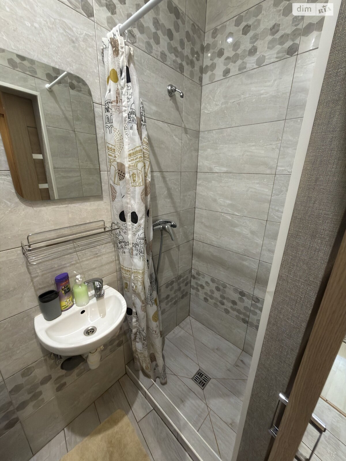 однокімнатна квартира з ремонтом в Львові, район Центр, на вул. Шопена в довготривалу оренду помісячно фото 1