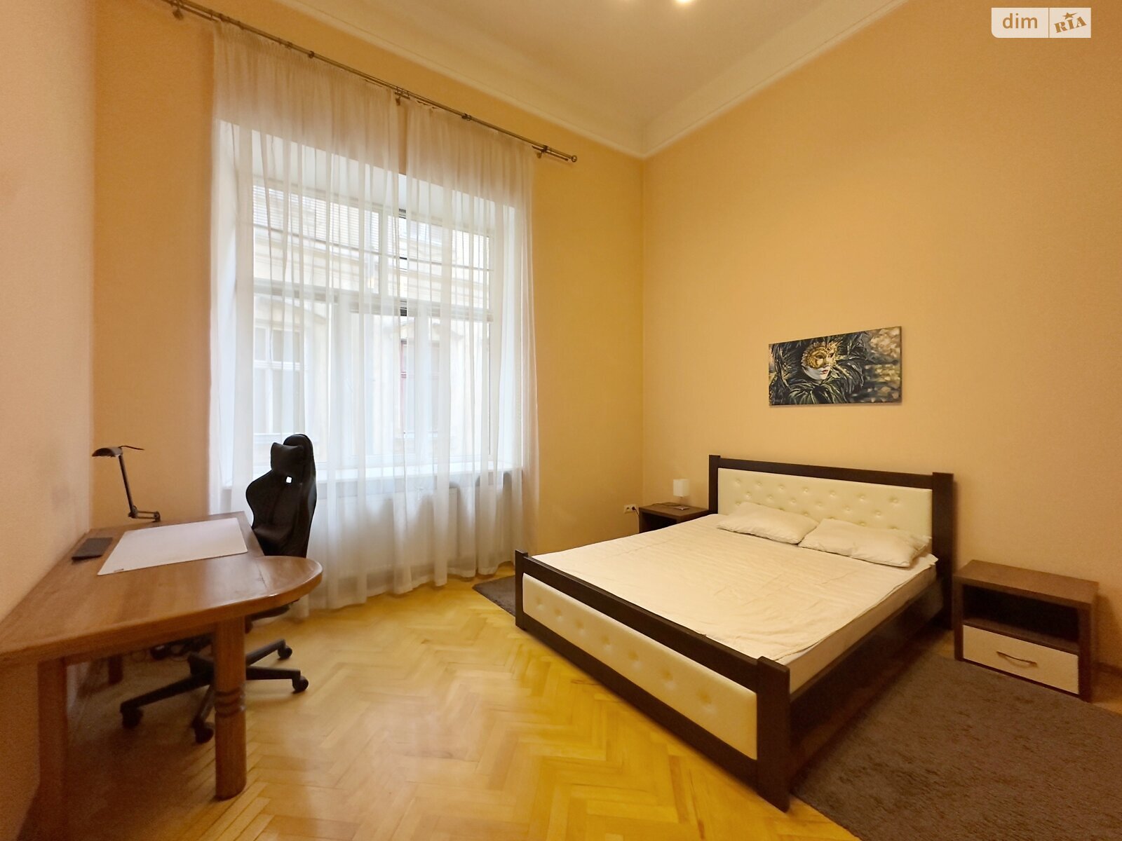 трехкомнатная квартира в Львове, район Центр, на просп. Свободы 29 в аренду на долгий срок помесячно фото 1 трехкомнатная квартира в Львове, район Центр, на просп. Свободы 29 в аренду на долгий срок помесячно фото 1