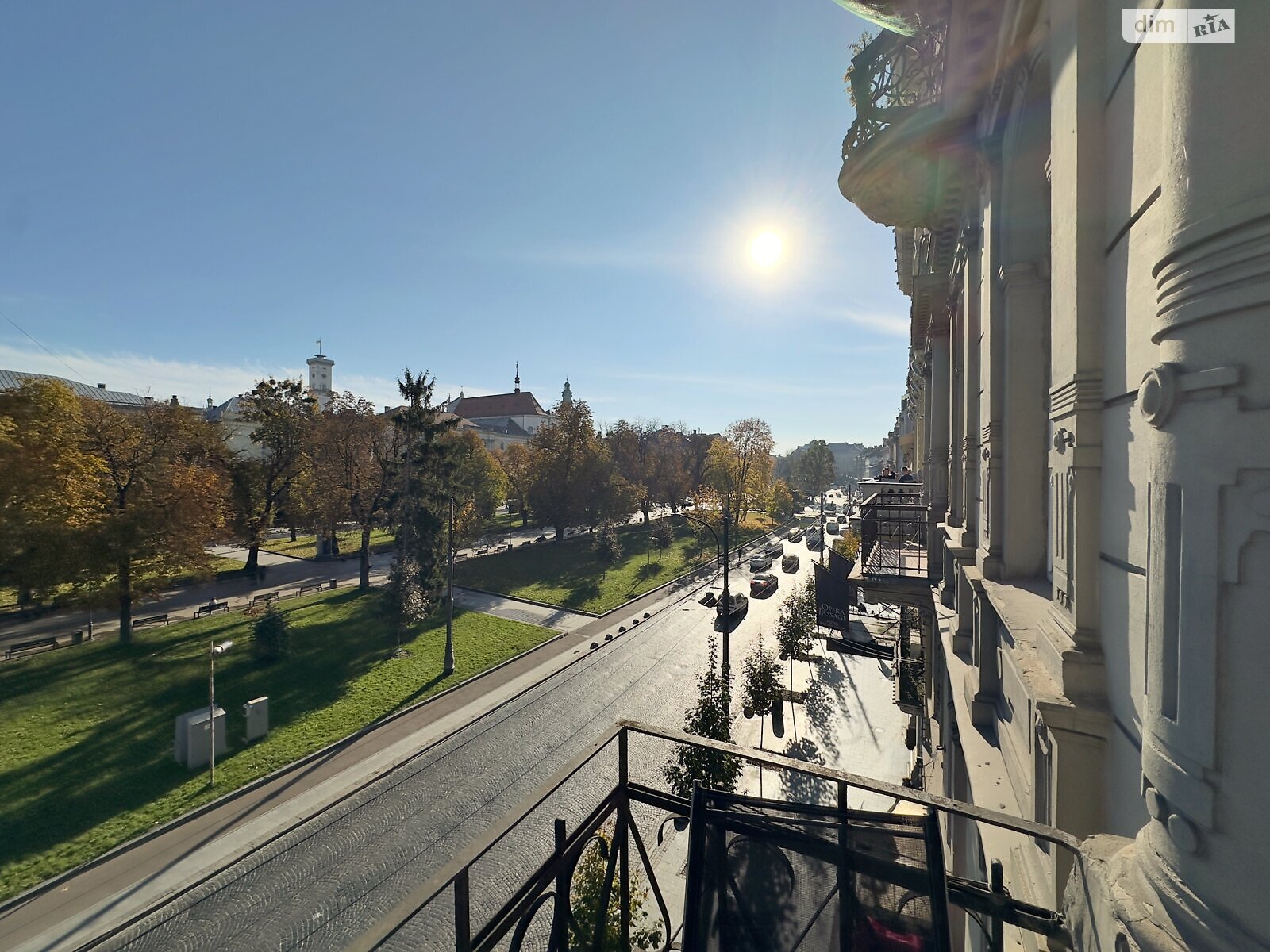 трехкомнатная квартира в Львове, район Центр, на просп. Свободы 29 в аренду на долгий срок помесячно фото 1 трехкомнатная квартира в Львове, район Центр, на просп. Свободы 29 в аренду на долгий срок помесячно фото 1