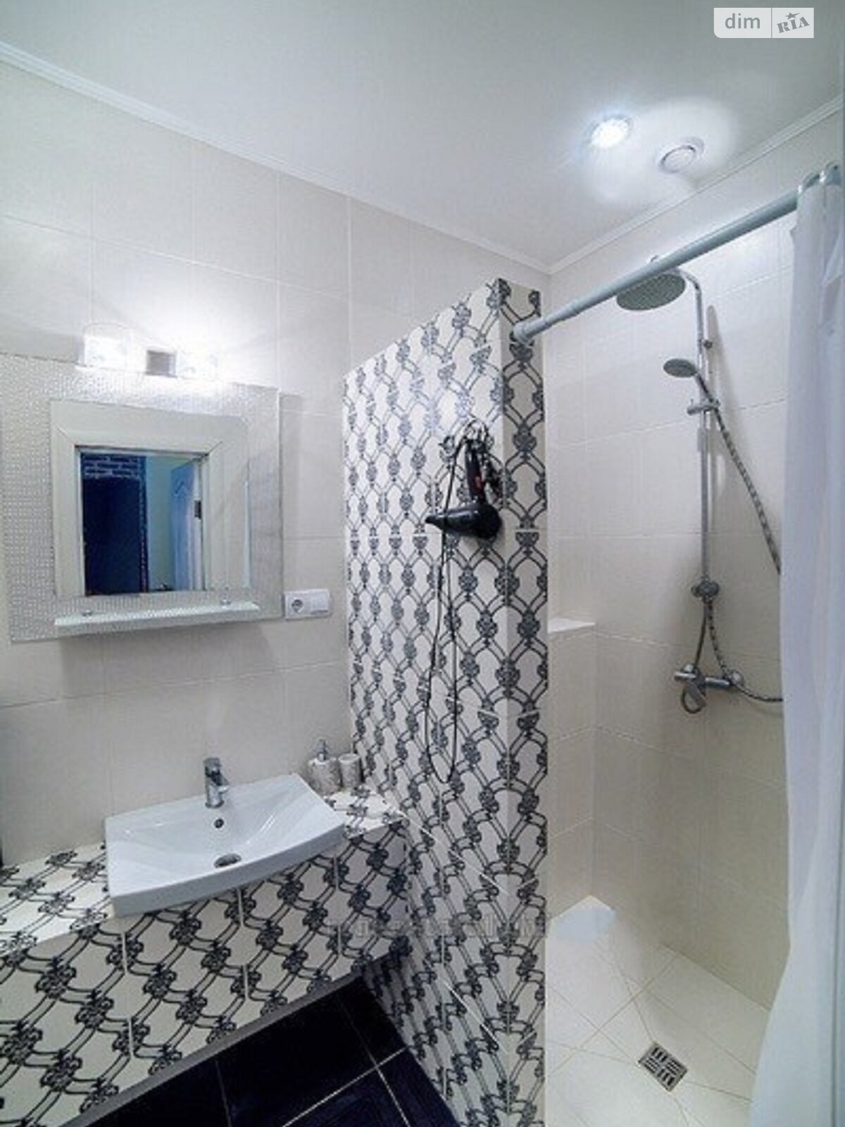 однокомнатная квартира в Львове, район Центр, на ул. Ужгородская в аренду на долгий срок помесячно фото 1 однокомнатная квартира в Львове, район Центр, на ул. Ужгородская в аренду на долгий срок помесячно фото 1