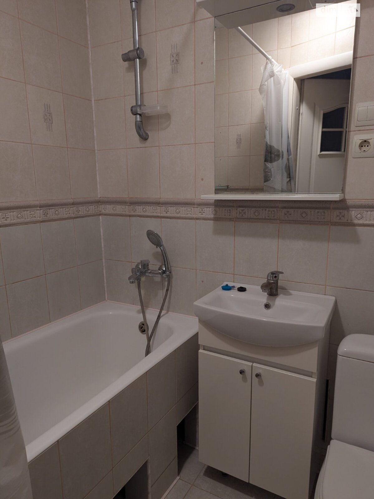 однокомнатная квартира в Львове, район Цетнеровка, на ул. Черемшины в аренду на долгий срок помесячно фото 1 однокомнатная квартира в Львове, район Цетнеровка, на ул. Черемшины в аренду на долгий срок помесячно фото 1