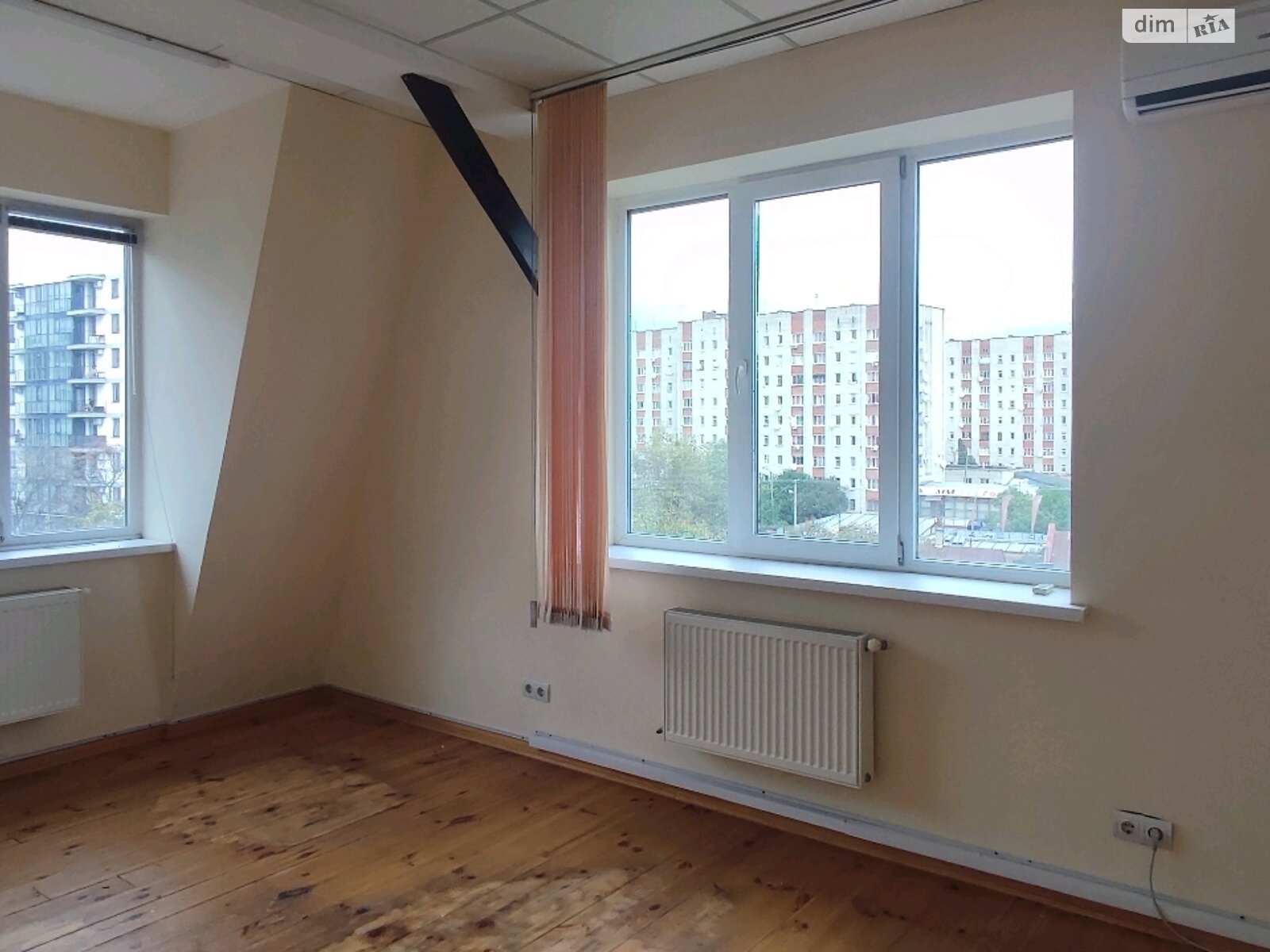 п`ятикімнатна квартира в Львові, на вул. Уманська 25 в довготривалу оренду помісячно фото 1 п`ятикімнатна квартира в Львові, на вул. Уманська 25 в довготривалу оренду помісячно фото 1