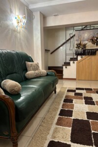 трикімнатна квартира в Львові, район Вулька, на вул. Карпинця Івана в довготривалу оренду помісячно фото 2