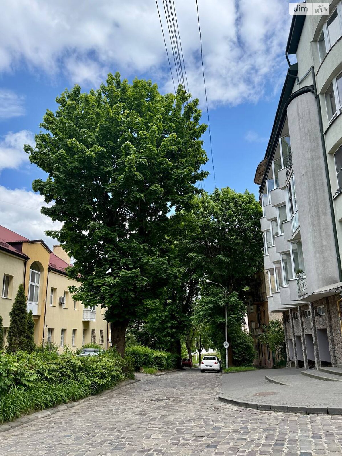 чотирикімнатна квартира в Львові, район Вулька, на вул. Карпинця Івана в довготривалу оренду помісячно фото 1 чотирикімнатна квартира в Львові, район Вулька, на вул. Карпинця Івана в довготривалу оренду помісячно фото 1