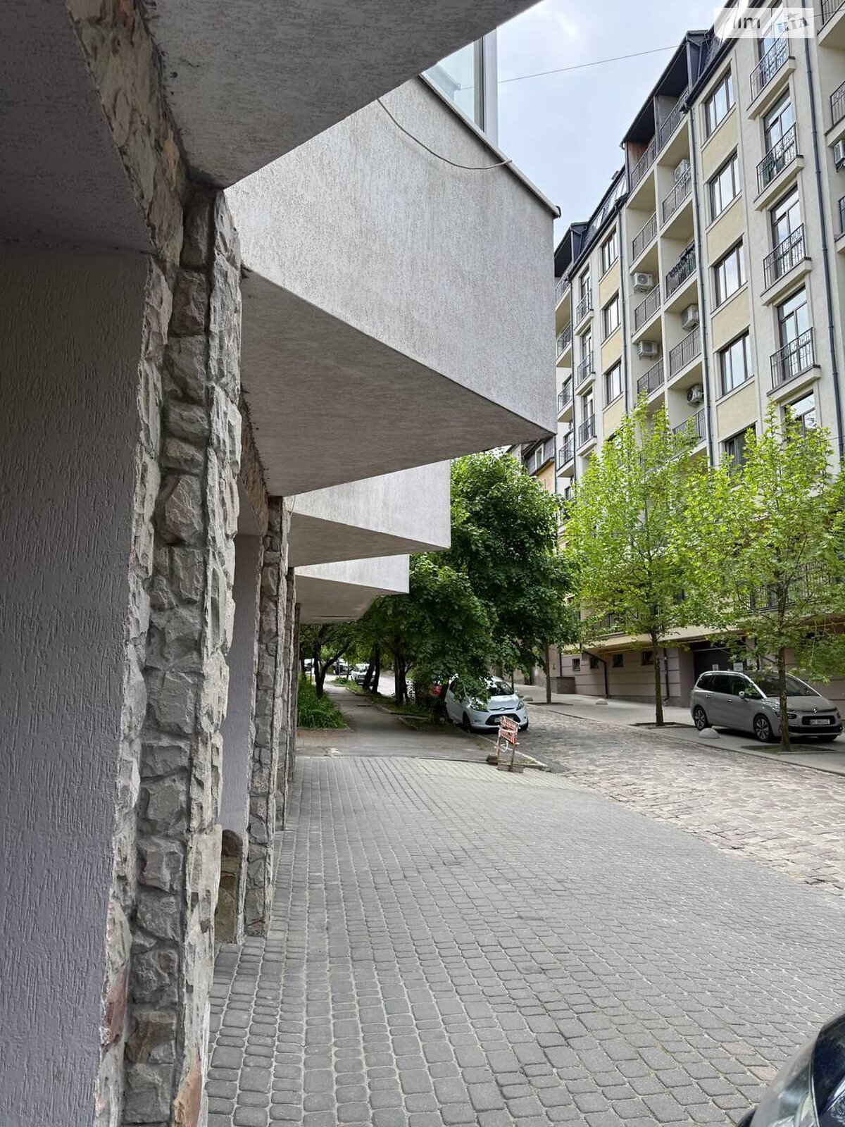 чотирикімнатна квартира в Львові, район Вулька, на вул. Карпинця Івана в довготривалу оренду помісячно фото 1 чотирикімнатна квартира в Львові, район Вулька, на вул. Карпинця Івана в довготривалу оренду помісячно фото 1