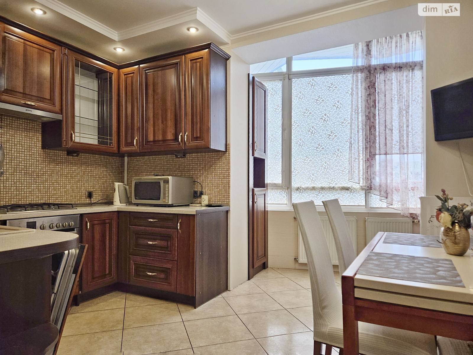 четырехкомнатная квартира в Львове, район Вулька, на ул. Остроградских в аренду на долгий срок помесячно фото 1