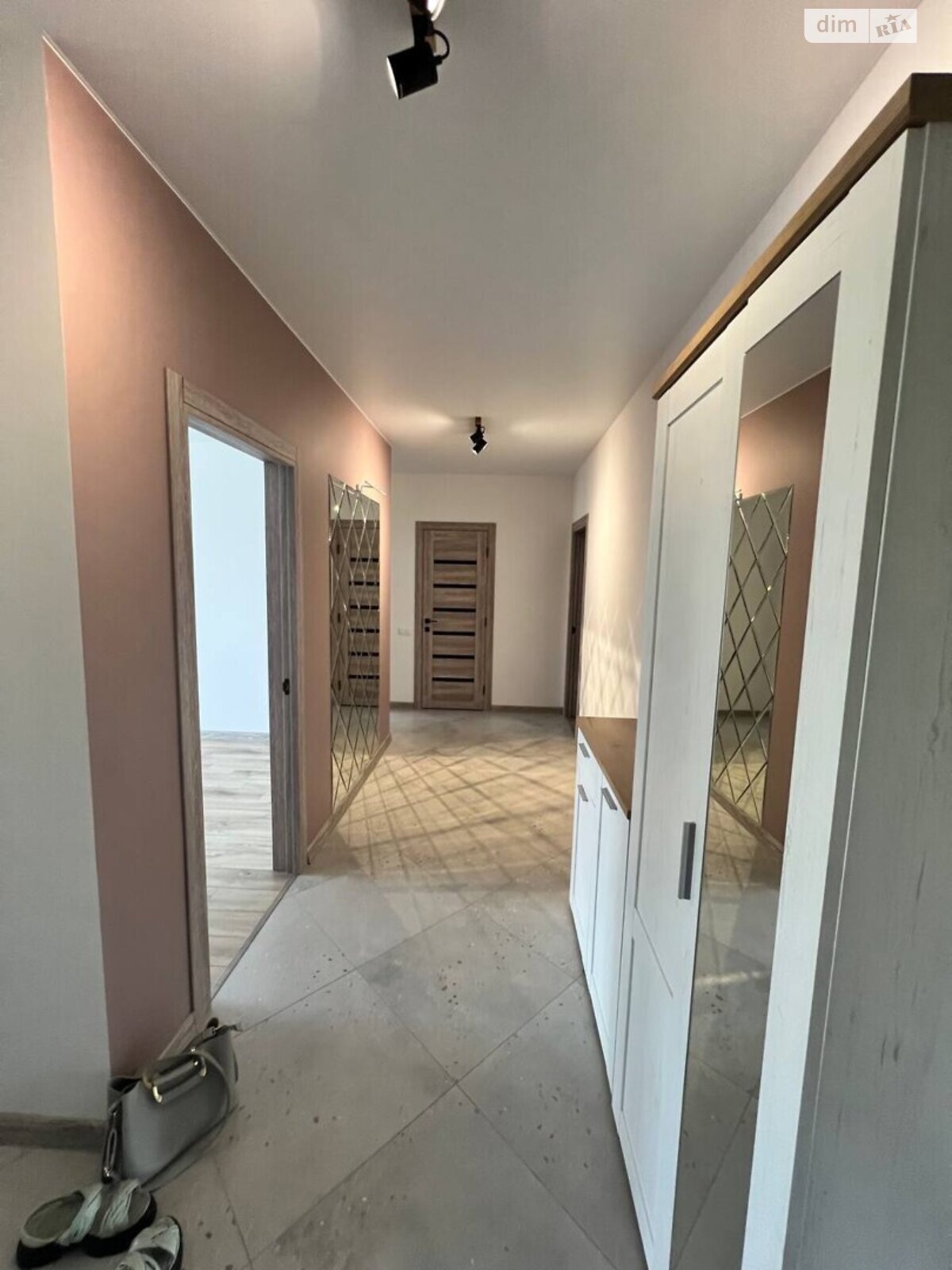 трехкомнатная квартира в Львове, район Вулька, на ул. Стрыйская, кв. 49 в аренду на долгий срок помесячно фото 1 трехкомнатная квартира в Львове, район Вулька, на ул. Стрыйская, кв. 49 в аренду на долгий срок помесячно фото 1