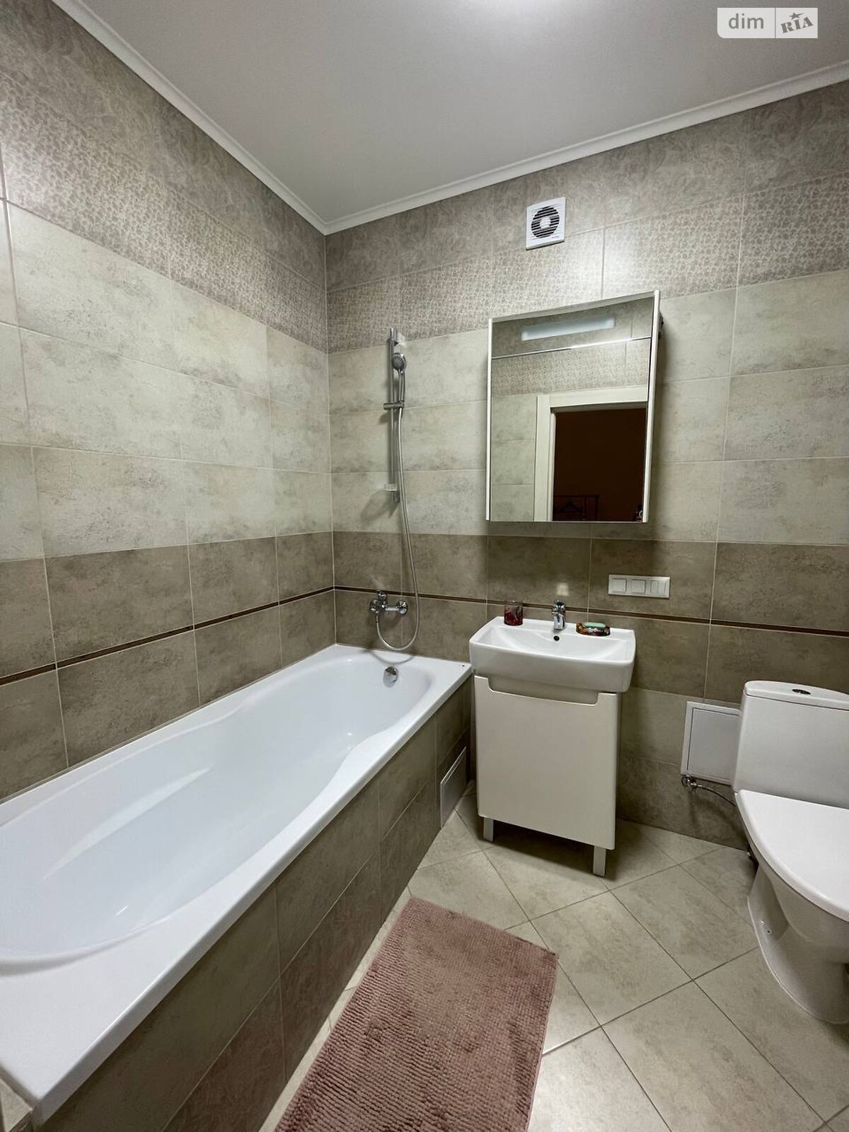 однокомнатная квартира в Львове, район Южный Массив, на ул. Княгини Ольги 122А/7 в аренду на долгий срок помесячно фото 1