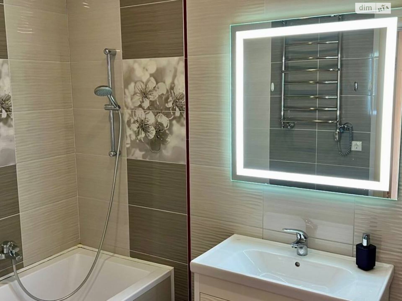 двухкомнатная квартира в Львове, район Южный Массив, на ул. Пулюя Ивана 40 в аренду на долгий срок помесячно фото 1