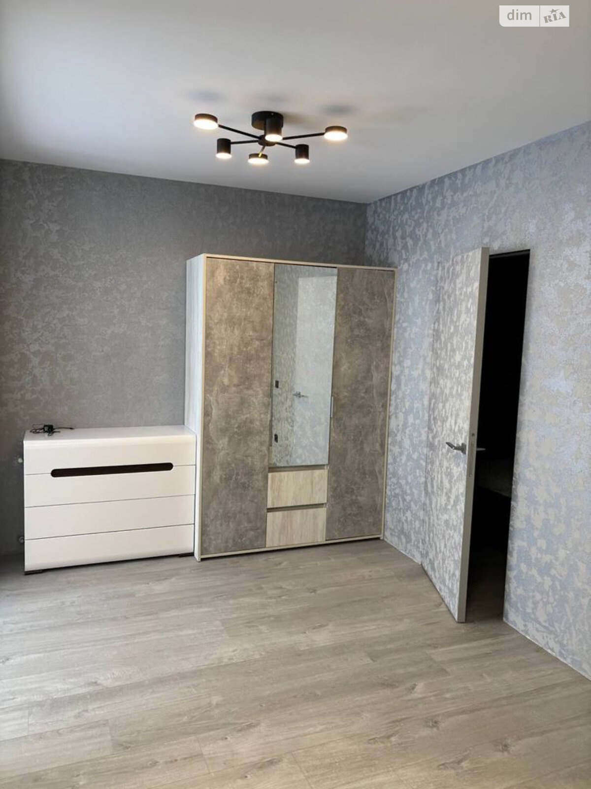 однокомнатная квартира в Львове, район Южный Массив, на ул. Пулюя Ивана 40/12 в аренду на долгий срок помесячно фото 1