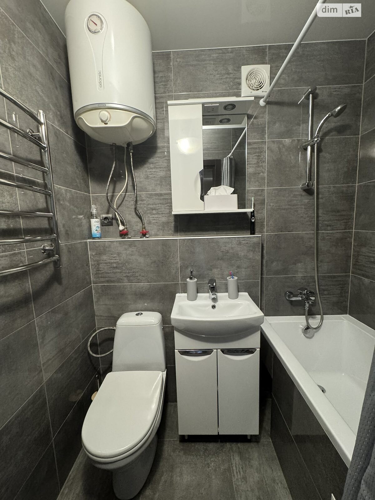 однокімнатна квартира в Львові, район Південний Масив, на вул. Пулюя Івана 12 в довготривалу оренду помісячно фото 1