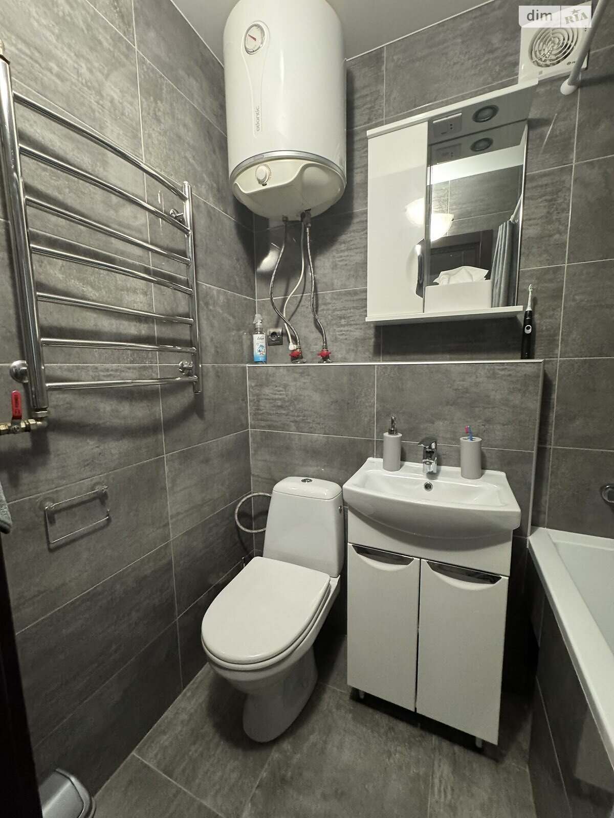 однокімнатна квартира в Львові, район Південний Масив, на вул. Пулюя Івана 12 в довготривалу оренду помісячно фото 1