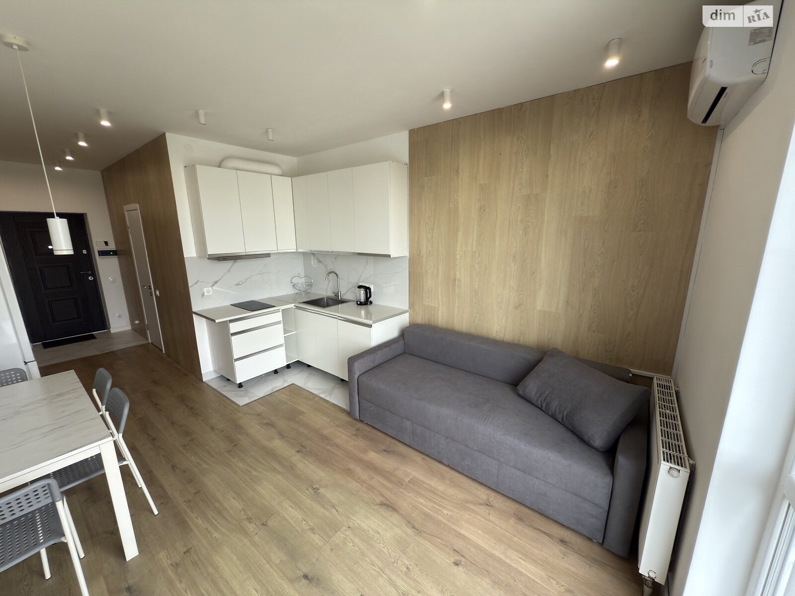 однокомнатная квартира с ремонтом в Львове, район Южный Массив, на ул. Трускавецкая 2А в аренду на долгий срок помесячно фото 1 однокомнатная квартира с ремонтом в Львове, район Южный Массив, на ул. Трускавецкая 2А в аренду на долгий срок помесячно фото 1