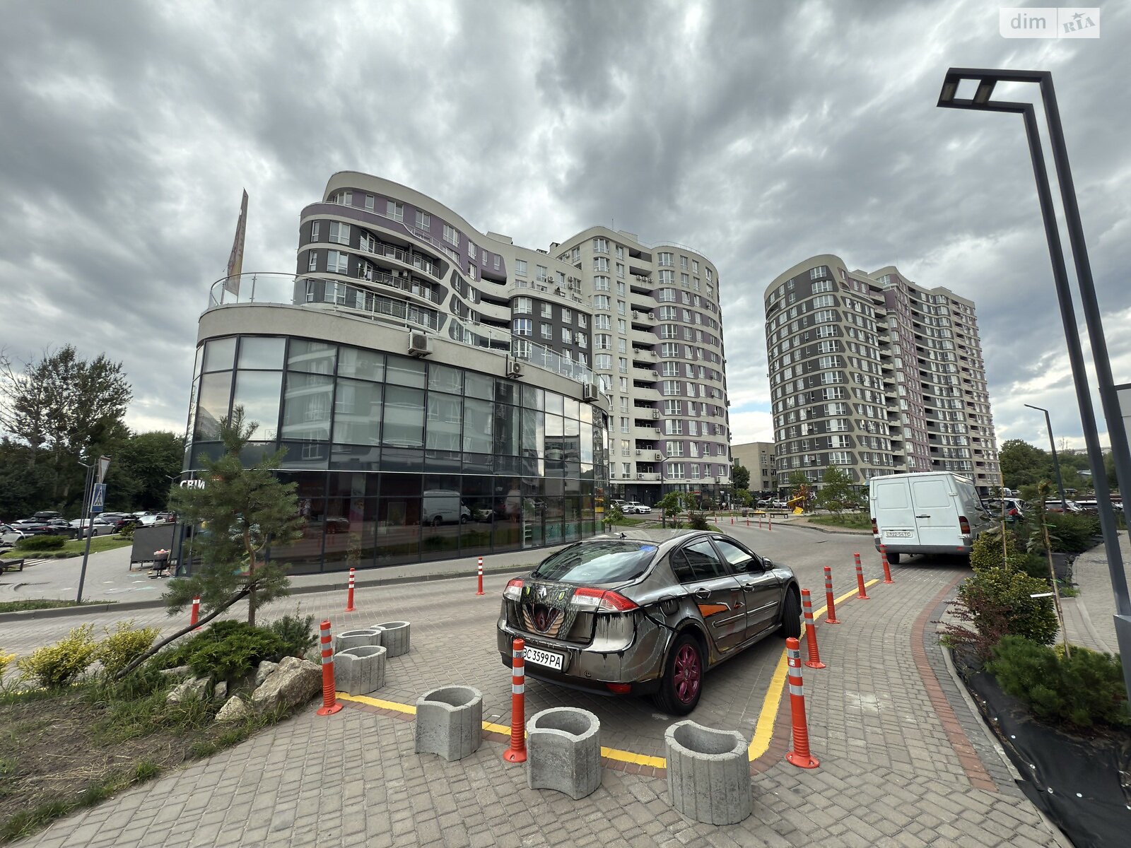 однокомнатная квартира с ремонтом в Львове, район Южный Массив, на ул. Трускавецкая 2А в аренду на долгий срок помесячно фото 1 однокомнатная квартира с ремонтом в Львове, район Южный Массив, на ул. Трускавецкая 2А в аренду на долгий срок помесячно фото 1