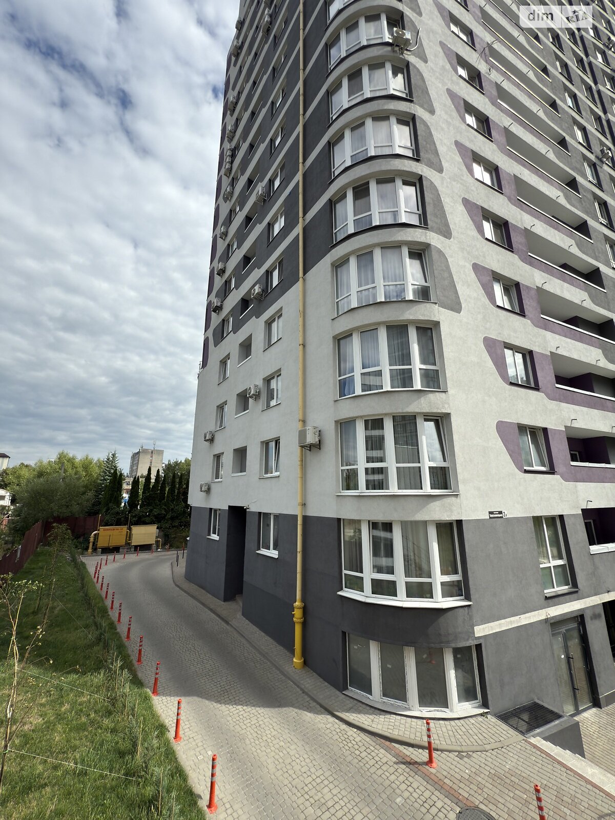 однокомнатная квартира с ремонтом в Львове, район Южный Массив, на ул. Трускавецкая 2А в аренду на долгий срок помесячно фото 1 однокомнатная квартира с ремонтом в Львове, район Южный Массив, на ул. Трускавецкая 2А в аренду на долгий срок помесячно фото 1