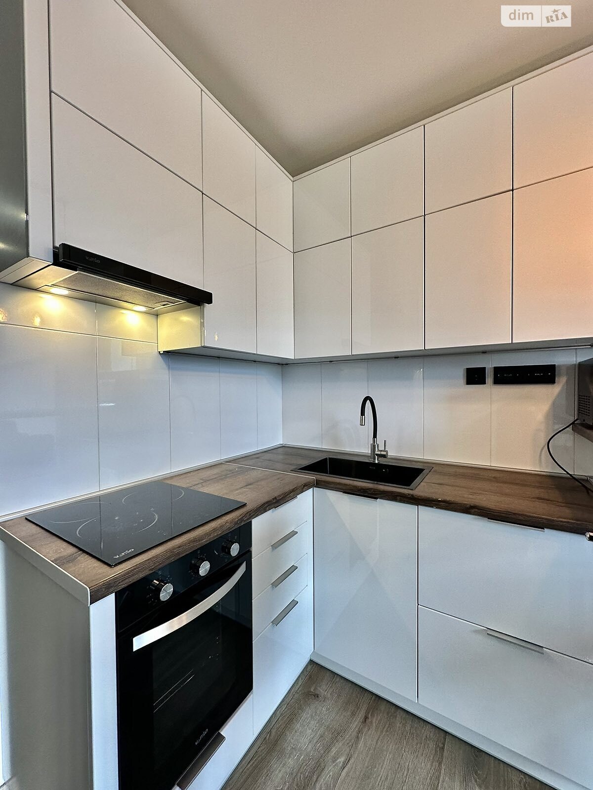 однокімнатна квартира в Львові, район Південний Масив, на вул. Трускавецька в довготривалу оренду помісячно фото 1 однокімнатна квартира в Львові, район Південний Масив, на вул. Трускавецька в довготривалу оренду помісячно фото 1