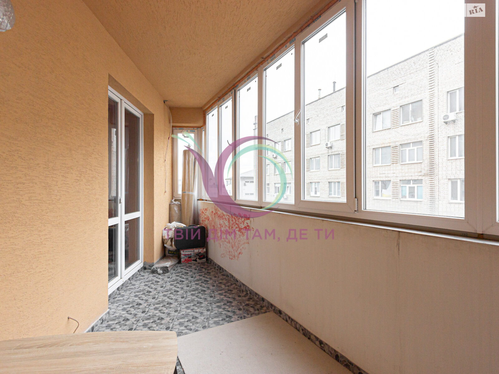 трехкомнатная квартира с ремонтом в Львове, район Зализнычный, на ул. Железнодорожная в аренду на долгий срок помесячно фото 1