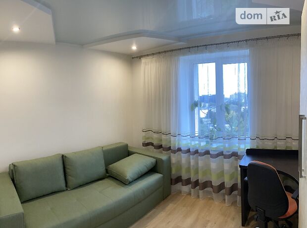 трехкомнатная квартира с мебелью в Львове, район Зализнычный, на ул. Кульпарковская 128 в аренду на долгий срок помесячно фото 1